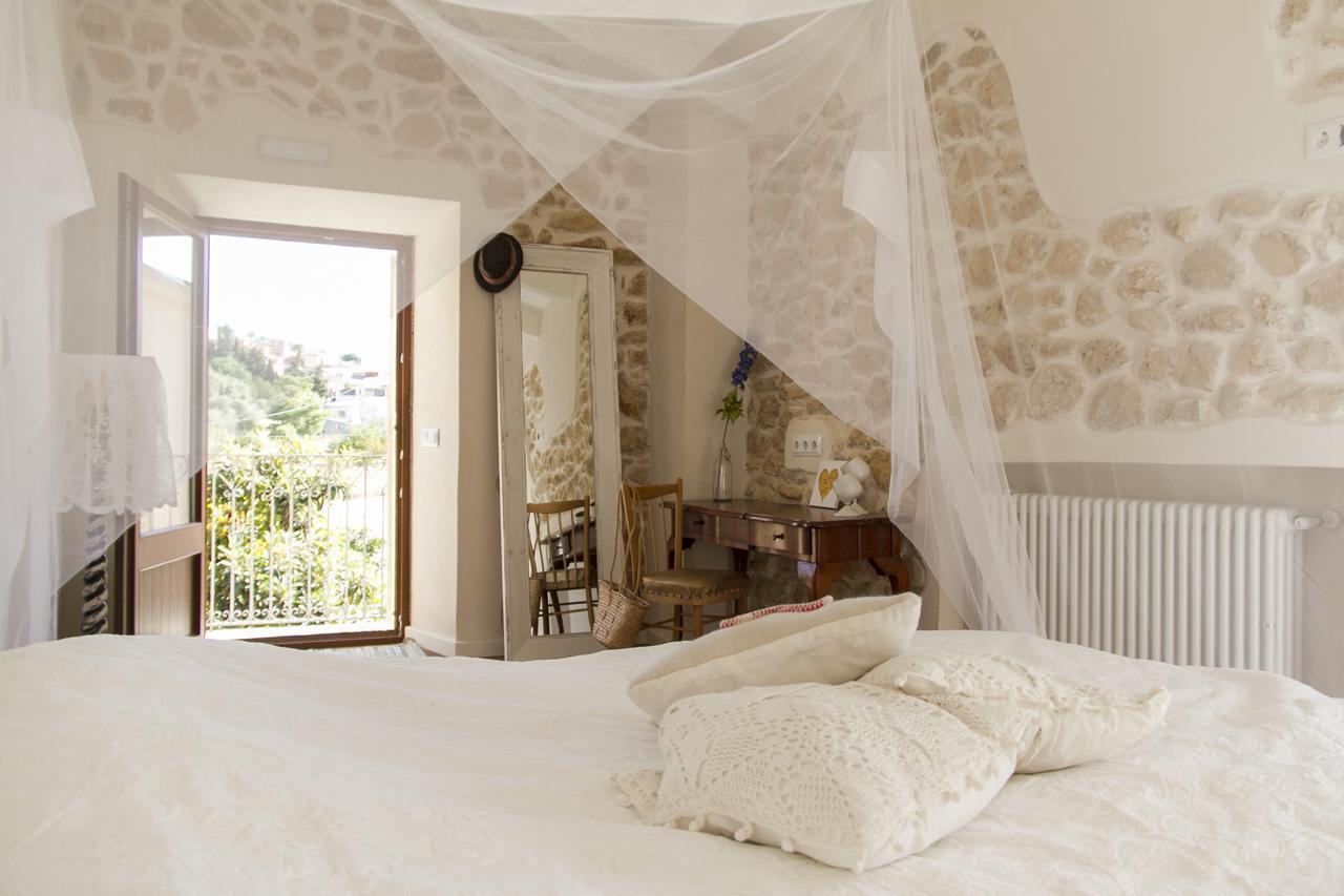 Home Hotel The Pink Pepper Tree Lloseta Exterior foto